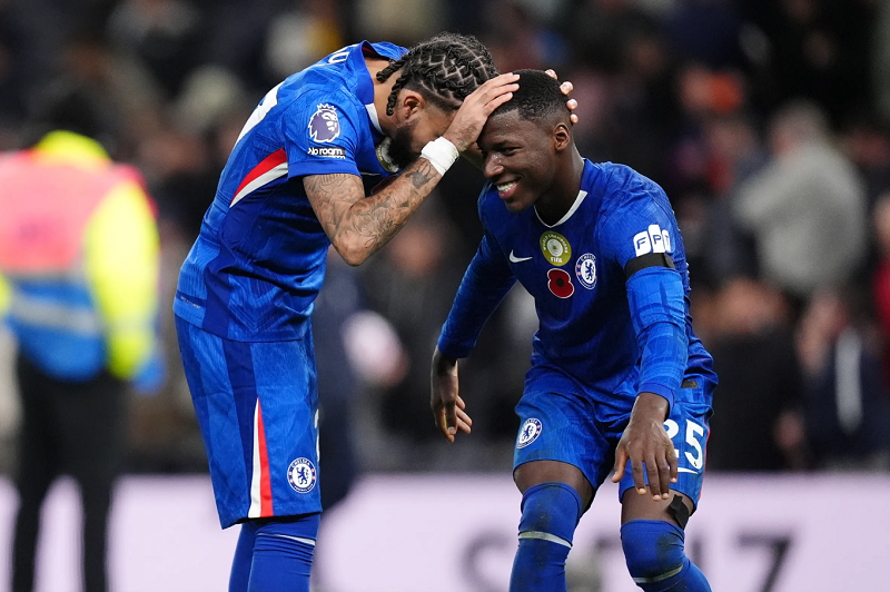 Chelsea để mắt người gác đền của Sunderland cho kế hoạch dài hạn